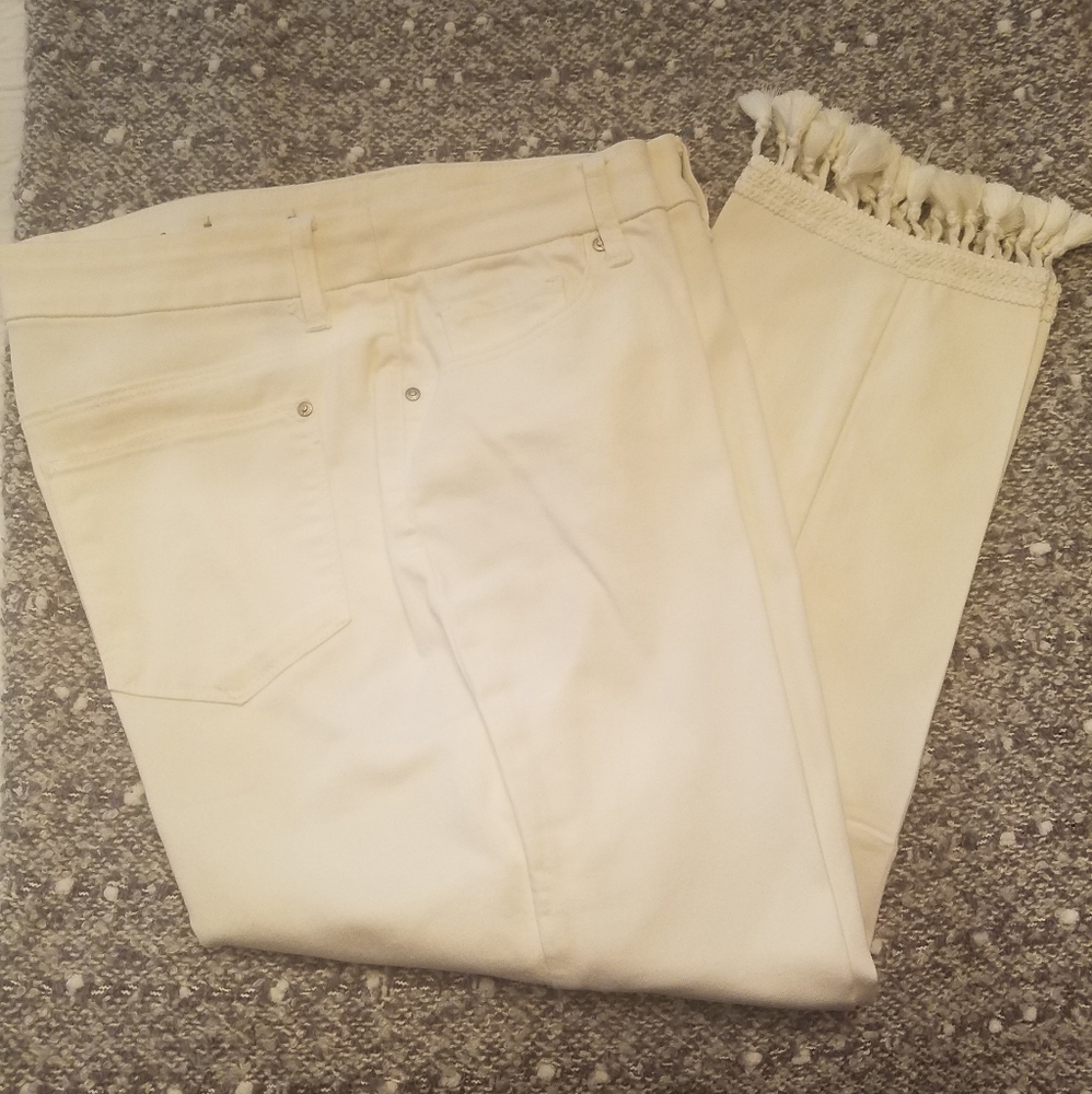 Chico's so slimming crop jean